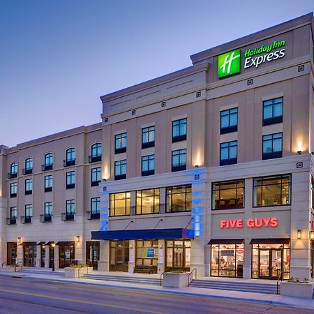 Holiday Inn Express & Suites - Kansas City Ku Medical Center, An Ihg Hotel Εξωτερικό φωτογραφία