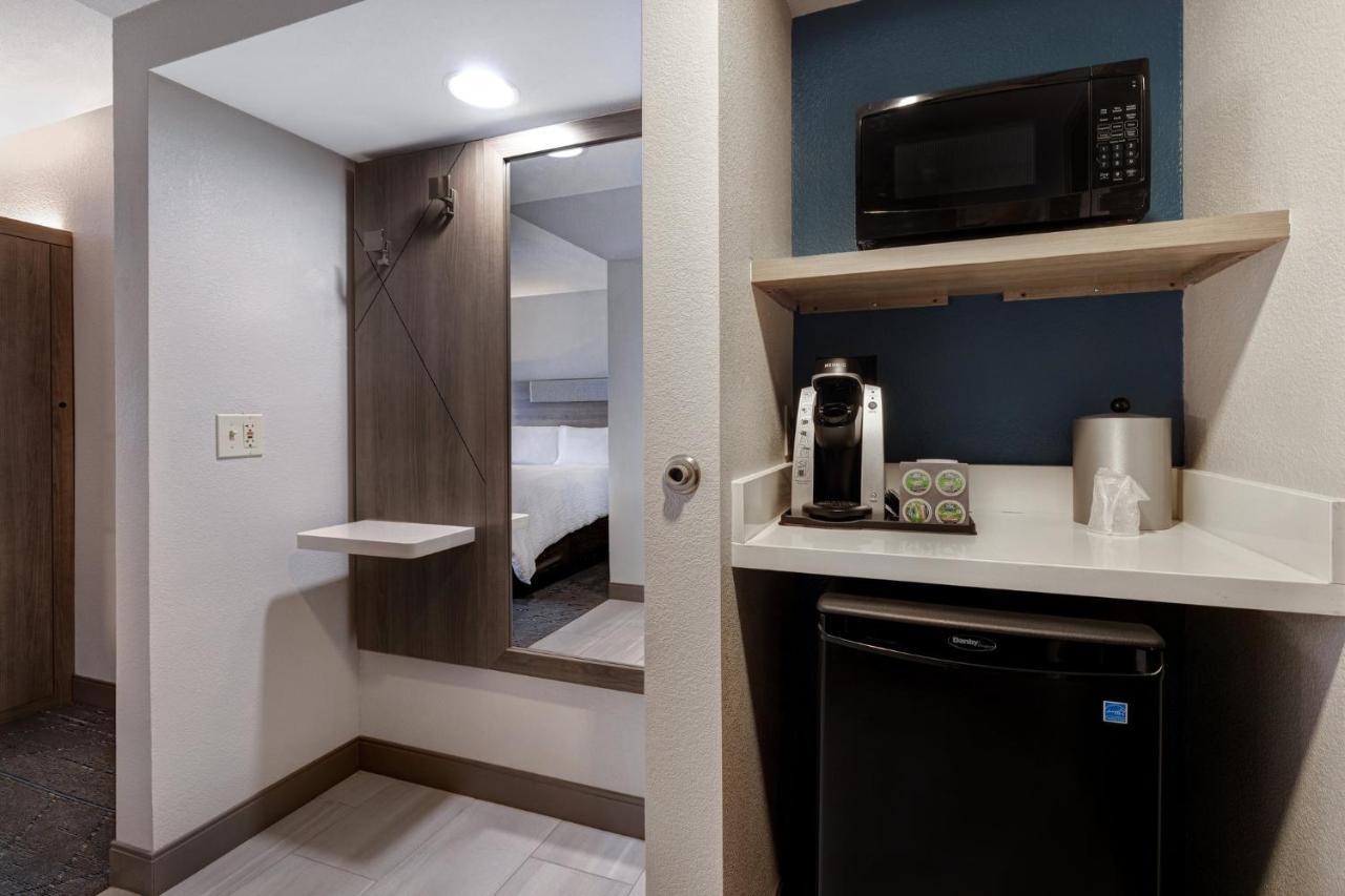 Holiday Inn Express & Suites - Kansas City Ku Medical Center, An Ihg Hotel Εξωτερικό φωτογραφία